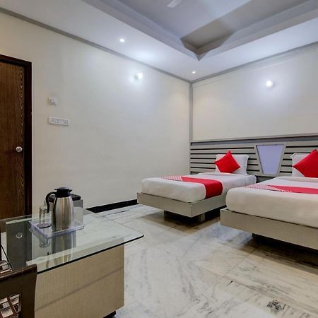 Oyo 1545 Hotel Shivani International Ahmedabad Luaran gambar