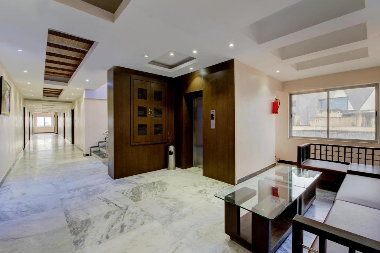 Oyo 1545 Hotel Shivani International Ahmedabad Luaran gambar