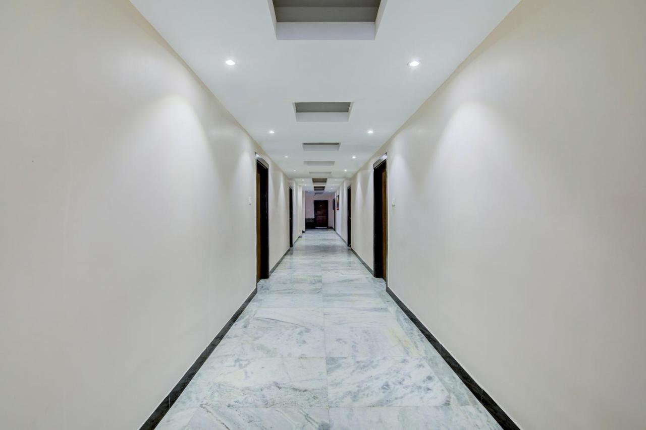 Oyo 1545 Hotel Shivani International Ahmedabad Luaran gambar