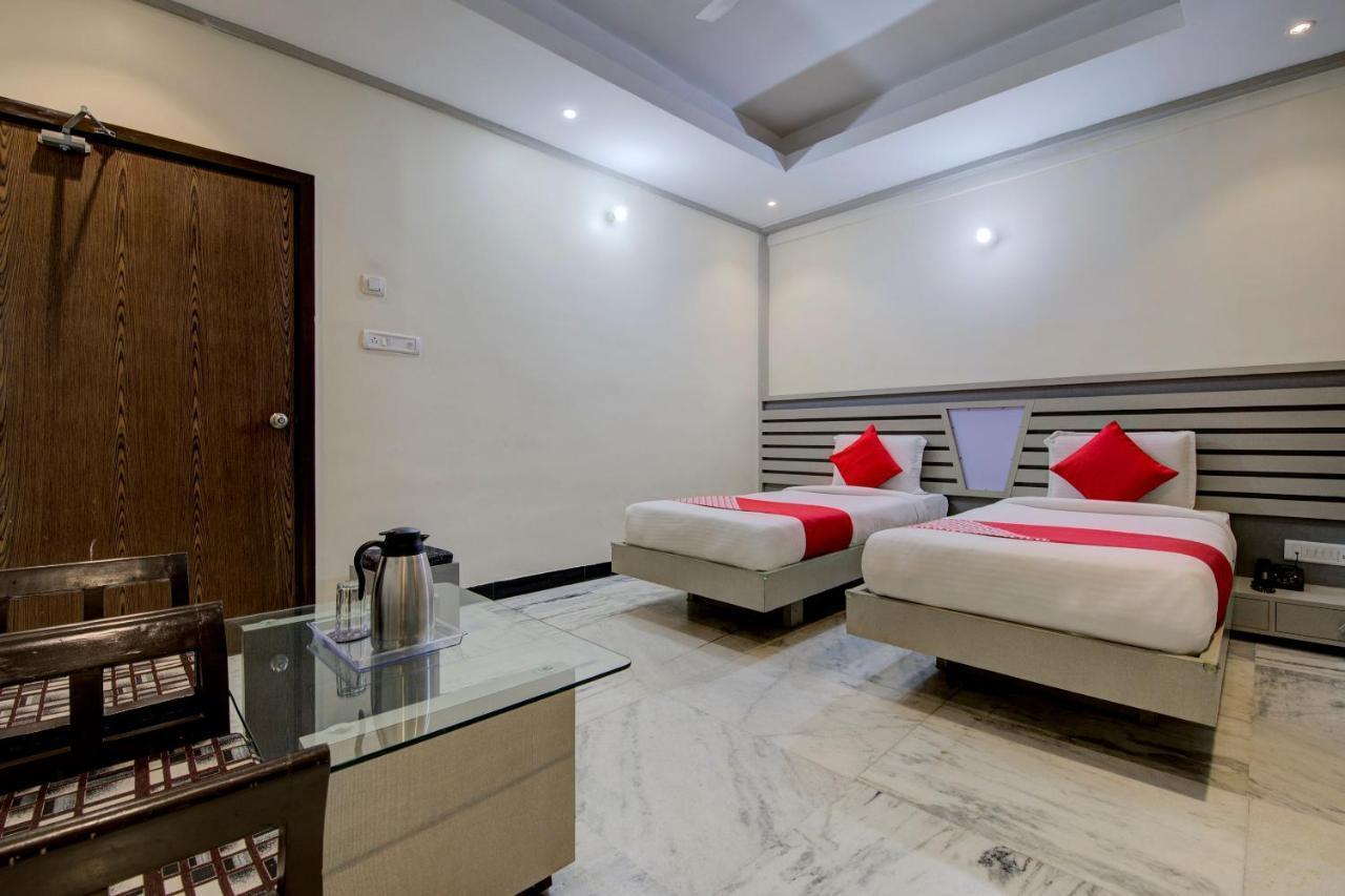 Oyo 1545 Hotel Shivani International Ahmedabad Luaran gambar