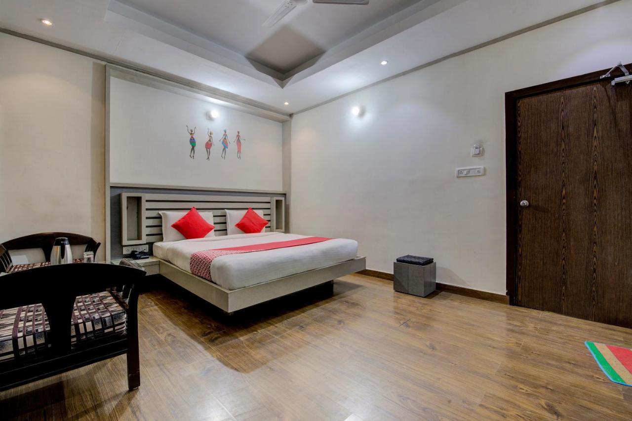 Oyo 1545 Hotel Shivani International Ahmedabad Luaran gambar