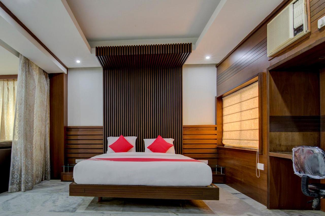 Oyo 1545 Hotel Shivani International Ahmedabad Luaran gambar