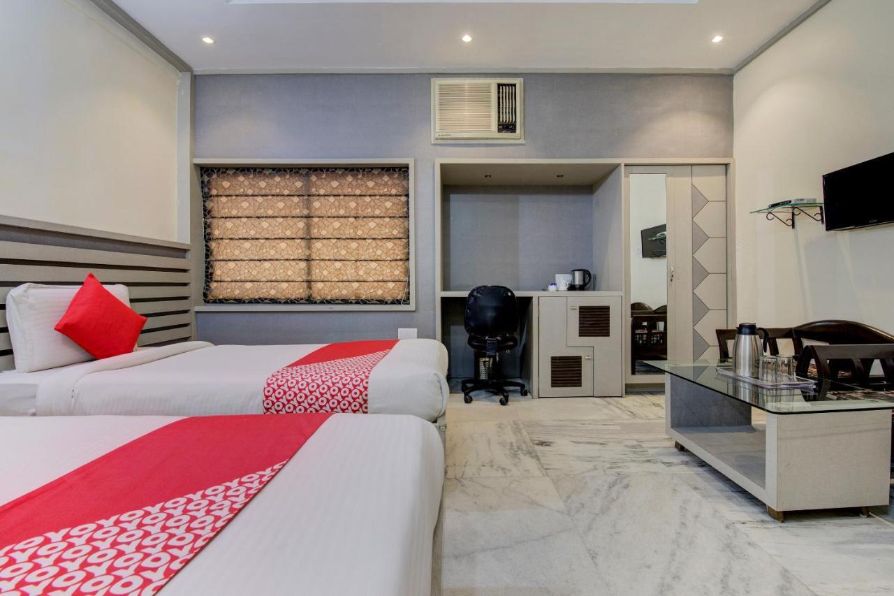 Oyo 1545 Hotel Shivani International Ahmedabad Luaran gambar