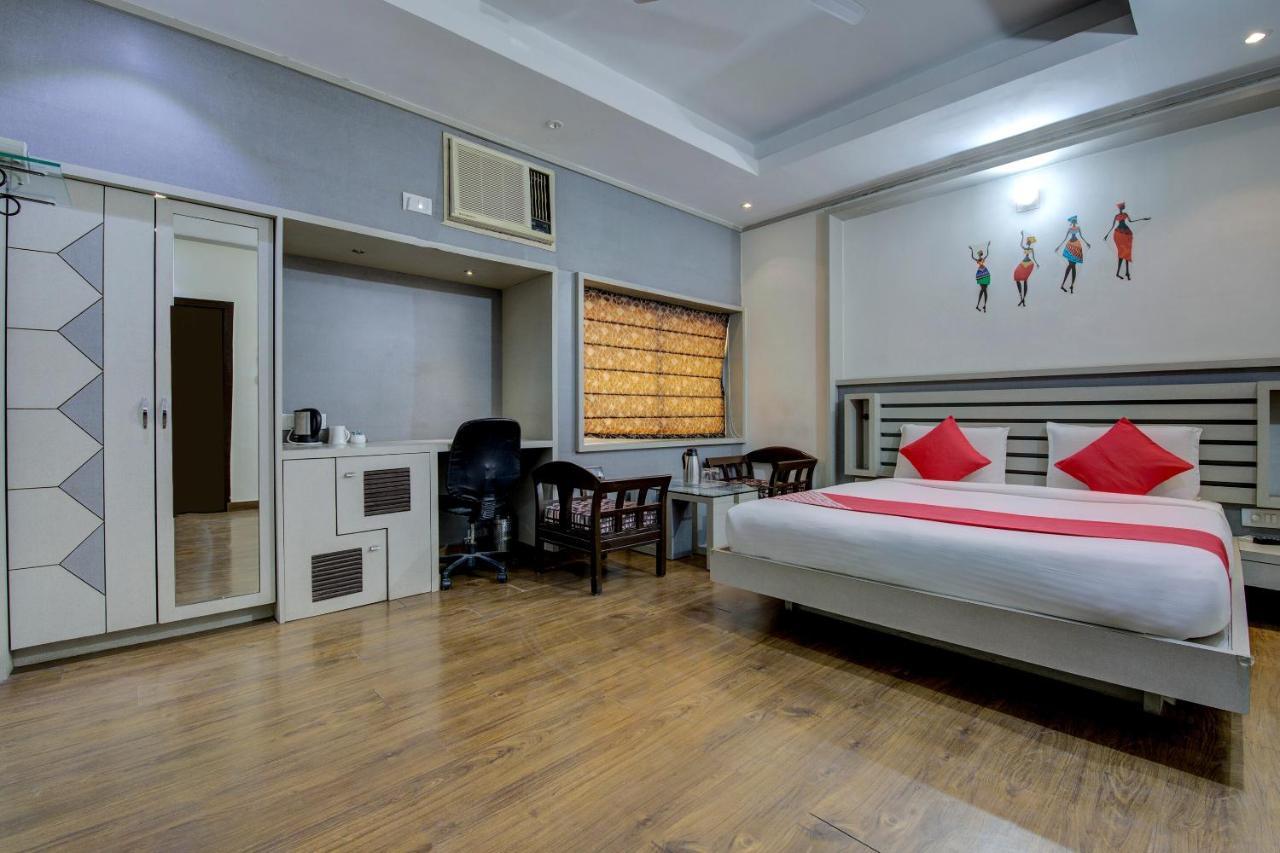 Oyo 1545 Hotel Shivani International Ahmedabad Luaran gambar