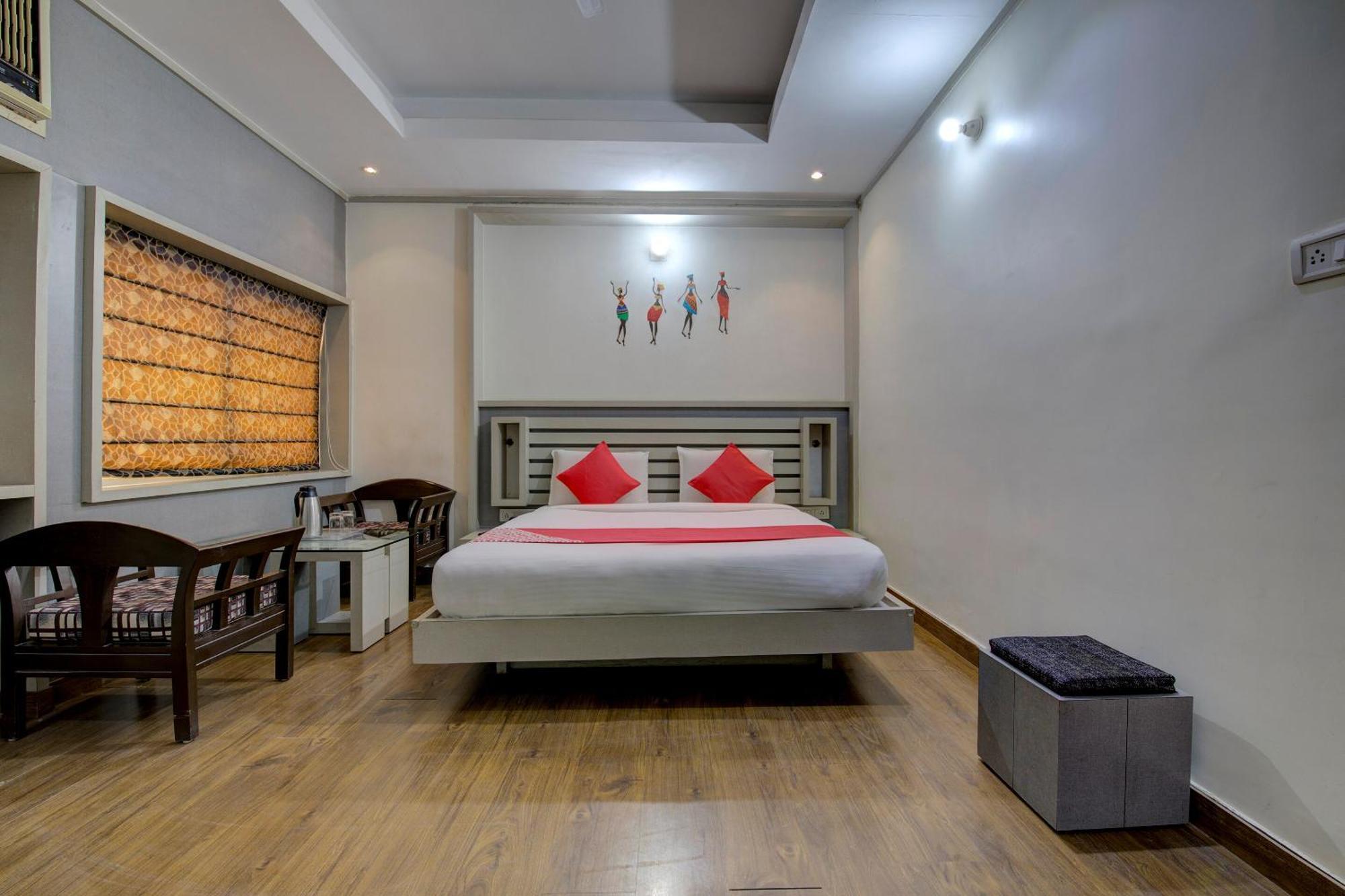 Oyo 1545 Hotel Shivani International Ahmedabad Luaran gambar