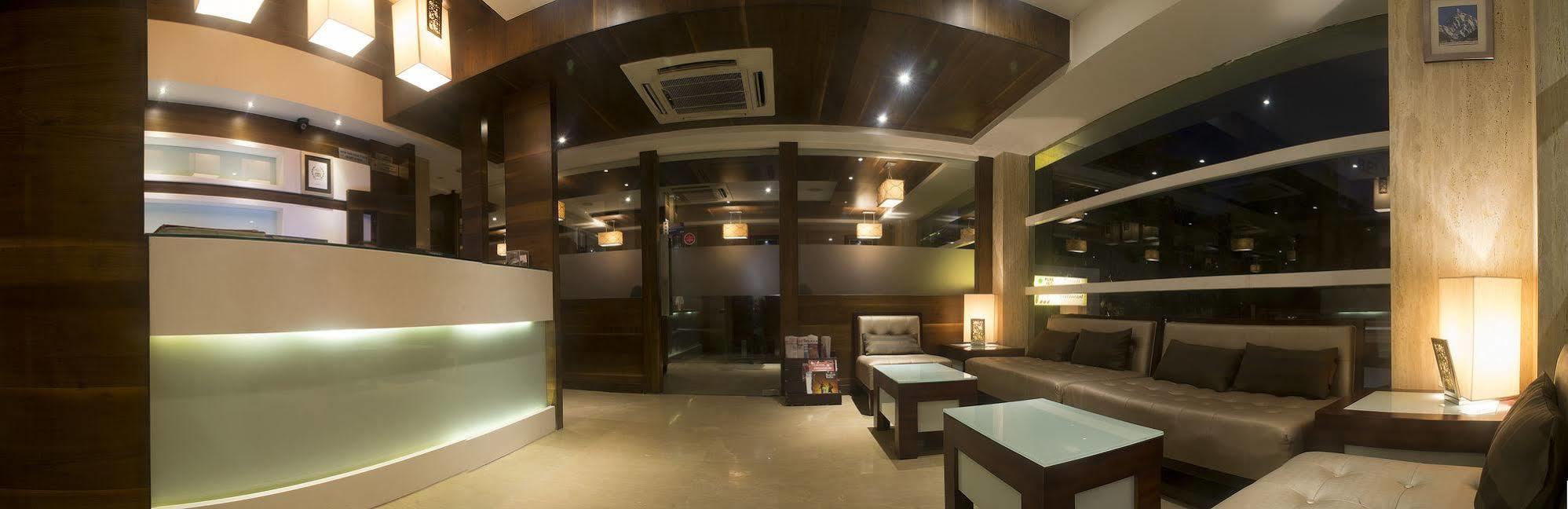 Oyo 1545 Hotel Shivani International Ahmedabad Luaran gambar